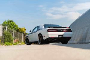 Dodge Challenger von DOTZ Tuning Wheels