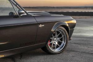 Ford Mustang Shelby GT500CR Carbon Edition von Classic Recreations