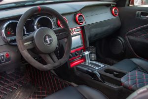 DTA Schöttner Ford Mustang GT Coupé S197 Widebody Karosseriekit Design-Lackierung Airride Luftfahrwerk Felgen Innenausstattung US-Car Tuning