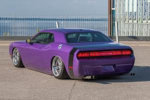 Dodge Challenger R/T Tuning Airride Luftfahrwerk Felgen Karosserieteile Lackierung Innenraum-Veredelung HEMI-V8 US-Muscle Car