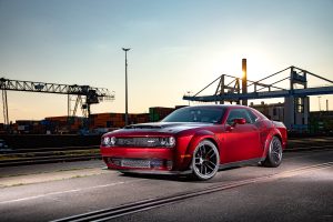 Dodge Challenger SRT Hellcat Tuning Leistungssteigerung Differenzialverstärkung Fahrwerk Carbon-Karosserieteile US-Muscle Car Coupe Drag Racing