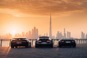 Drei Bugatti in Dubai EB110 Veyron Chiron Supersportwagen Heilige Dreifaltigkeit