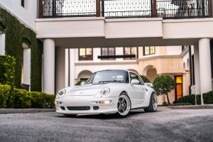 ECD Automotive Design Porsche 911 Turbo 993 Restomod Veredelung Felgen LED-Beleuchtung Motor Leistungssteigerung Getriebe Fahrwerk Bremsen Innenraum Sportwagen Ikone Coupé Project Gravette
