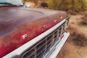 Fat Fender Garage Ford F-250 Ranger 4x4 Highboy Restomod Tuning SEMA Show 2024 Pick-up Truck Motor Fahrwerk Felgen Innenausstattung