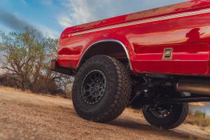 Fat Fender Garage Ford F-250 Ranger 4x4 Highboy Restomod Tuning SEMA Show 2024 Pick-up Truck Motor Fahrwerk Felgen Innenausstattung