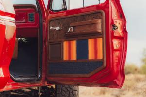 Fat Fender Garage Ford F-250 Ranger 4x4 Highboy Restomod Tuning SEMA Show 2024 Pick-up Truck Motor Fahrwerk Felgen Innenausstattung