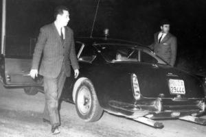 Ferrari 250 GTE 2+2 Series II Polizia 1962 Polizeiauto Verkauf Sportwagen Coupé Oldtimer Einzelstück Girardo & Co.