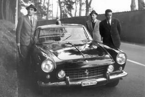 Ferrari 250 GTE 2+2 Series II Polizia 1962 Polizeiauto Verkauf Sportwagen Coupé Oldtimer Einzelstück Girardo & Co.