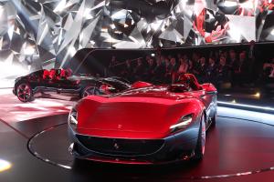 Ferrari Monza SP1 Monza SP2 Neuheit Sportwagen Barchetta Präsentation Maranello