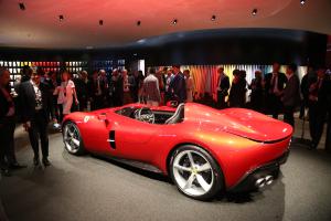 Ferrari Monza SP1 Neuheit Sportwagen Barchetta Präsentation Maranello