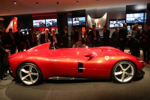 Ferrari Monza SP1 Neuheit Sportwagen Barchetta Präsentation Maranello