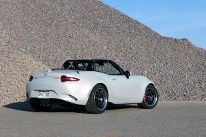 Flyin' Miata Mazda MX-5 ND Motor-Swap GM Chevrolet LS3-V8 Abgasanlage Bremsen