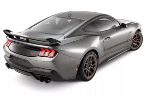 Ford Custom Garage Mustang FP800S Bronze Magneride Package Concept Neuheit Leistungssteigerung Kompressor Abgasanlage Fahrwerk Carbon-Karosserieteile Felgen Innenraum-Veredelung Muscle Car Coupé