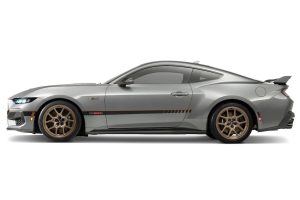 Ford Custom Garage Mustang FP800S Bronze Magneride Package Concept Neuheit Leistungssteigerung Kompressor Abgasanlage Fahrwerk Carbon-Karosserieteile Felgen Innenraum-Veredelung Muscle Car Coupé