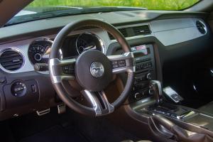 Ford Mustang GT S197 Tuning Abgasanlage Luftfahrwerk Felgen US-Muscle Car Coupé