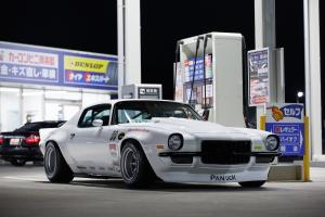 Hardcore Tokyo Chevrolet Camaro 1970 Pandem Widebody Karosseriekit Leistungssteigerung Fahrwerk Felgen Innenraum-Veredelung