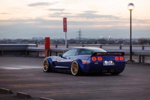 Hardcore Tokyo Chevrolet Corvette C5 Tuning Pandem-Widebodykit Felgen Luftfahrwerk Innenraum-Veredelung