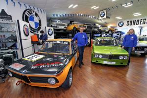 Das 02-Ehepaar: Michael und Anita Cahselinmitten ihres „Wohnzimmers“.