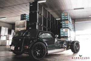 VM 77: Lotus Seven-Replika auf Barracuda Karizzma-Felgen