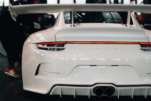 Indecent Vehicles 020 Porsche 911 Carrera Coupé 991 Tuning Widebody Karosseriekit Felgen Fahrwerk Bremsen Motor Innenraum-Veredelung Ultrace 2026 Düsseldorf Sportwagen