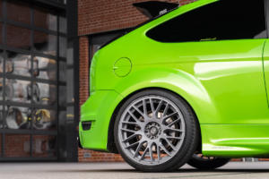 JMS Fahrzeugteile Ford Focus RS Tuning Barracuda Karizzma Felgen Tieferlegung Abgasanlage Sportsitze