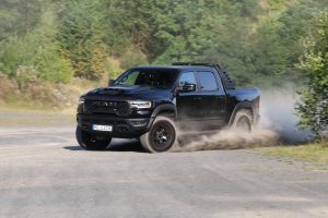 KW Auto Ram 1500 RHO US-Car Pick-up Truck Hochleistungs-Version Test Hurricane Biturbo Reihensechszylinder