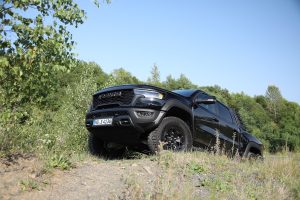 KW Auto Ram 1500 RHO US-Car Pick-up Truck Hochleistungs-Version Test Hurricane Biturbo Reihensechszylinder