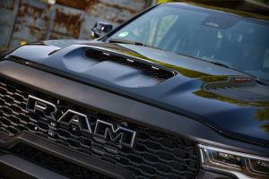 KW Auto Ram 1500 RHO US-Car Pick-up Truck Hochleistungs-Version Test Hurricane Biturbo Reihensechszylinder