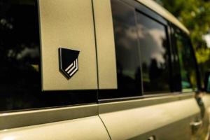 Valiance Verdigris von Heritage Customs (Basis Land Rover Defender 110)