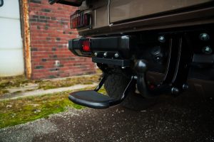 Legacy Overland Mercedes-Benz W461 230 GE Puch Restomod Geländewagen Offroader Allradantrieb Motor Fahrwerk Getriebe Felgen Bremsanlage Karosserie-Upgrades Innenraum-Neuausstattung