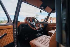 Legacy Overland Mercedes-Benz W461 230 GE Puch Restomod Geländewagen Offroader Allradantrieb Motor Fahrwerk Getriebe Felgen Bremsanlage Karosserie-Upgrades Innenraum-Neuausstattung
