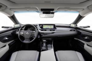 Lexus ES 300h Limousine obere Mittelklasse digitale Außenspiegel Neuheit