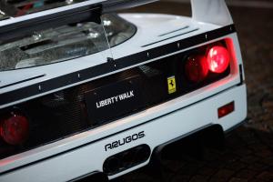 Liberty Walk LB-Works Tuning Ferrari F40 Widebody Karosseriekit Felgen Airride Luftfahrwerk Innenraum-Veredelung Mittelmotor Supersportwagen