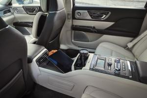 Lincoln Continental 80th anniversary Coach Door Edition Sondermodell Luxuslimousine USA Neuheit