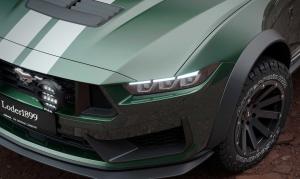 Loder1899 Thomas Crown Ford Mustang Cabriolet Tuning Offroad Karosserie Höherlegung Felgen Zusatzscheinwerfer Überrollbügel Reserverad US-Car S650