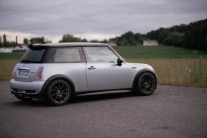 MINI Cooper S R53 Tuning Motor-Upgrade Leistungssteigerung Bremsen Felgen Fahrwerk Kleinwagen Hot Hatch Smith Performance
