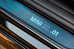 MINi John Cooper Works Cabrio Super Special 001 Unikat Einzelstück One-off Neuheit USA Custom-Lackierung Felgen Innenraum-Individualisierung