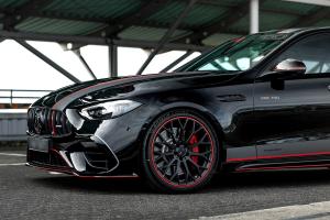 Manhart CRE 700 Mercedes-AMG C 63 E Performance W206 Tuning Leistungstseigerung Downpipes Dekorsatz Folierung Black-out Topmodell Plug-in-Hybrid