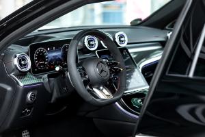 Manhart CRE 700 Mercedes-AMG C 63 E Performance W206 Tuning Leistungstseigerung Downpipes Dekorsatz Folierung Black-out Topmodell Plug-in-Hybrid