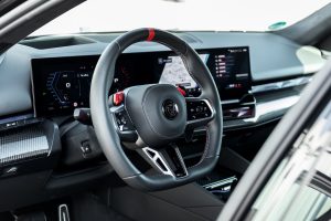 Manhart Performance MH5 900E Tuning BMW G90 M5 Limousine Leistungssteigerung Abgasanlage Felgen Bodykit Tieferlegung Fahrwerk Innenraum-Veredelung