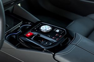 Manhart Performance MH5 900E Tuning BMW G90 M5 Limousine Leistungssteigerung Abgasanlage Felgen Bodykit Tieferlegung Fahrwerk Innenraum-Veredelung