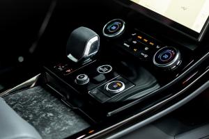 Manhart SV 650 Range Rover Sport P530 Tuning Leistungssteigerung Abgasanlage Felgen Tieferlegung Dekor-Satz