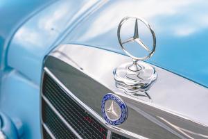 Mercedes-Benz W108 Chinablau