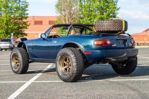 Mazda MX-5 NA 1994 Tuning Offroad-Umbau Fahrwerk Höherlegung Felgen Reifen Karosserie-Anpassungen Zusatzbeleuchtung Innenraum-Veredelung Roadster Versteigerung Cars & Bids