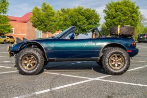 Mazda MX-5 NA 1994 Tuning Offroad-Umbau Fahrwerk Höherlegung Felgen Reifen Karosserie-Anpassungen Zusatzbeleuchtung Innenraum-Veredelung Roadster Versteigerung Cars & Bids