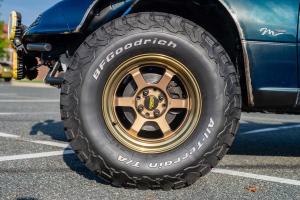 Mazda MX-5 NA 1994 Tuning Offroad-Umbau Fahrwerk Höherlegung Felgen Reifen Karosserie-Anpassungen Zusatzbeleuchtung Innenraum-Veredelung Roadster Versteigerung Cars & Bids