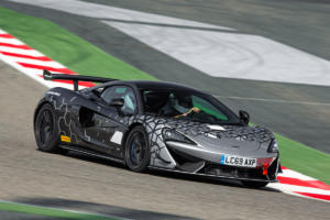 McLaren 620R Mittelmotor Sportwagen Sondermodell Racing