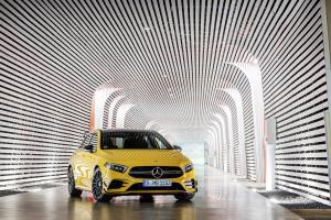 Mercedes-AMG A 35 Neuheit Pariser Autosalon Topmodell Kompaktsportler