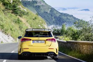 Mercedes-AMG A 35 Neuheit Pariser Autosalon Topmodell Kompaktsportler