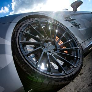 Mercedes-AMG SL 63 Tuning Carbon-Bodykit Camouflage-Folierung Leistungssteigerung Abgasanlage Tieferlegung Felgen